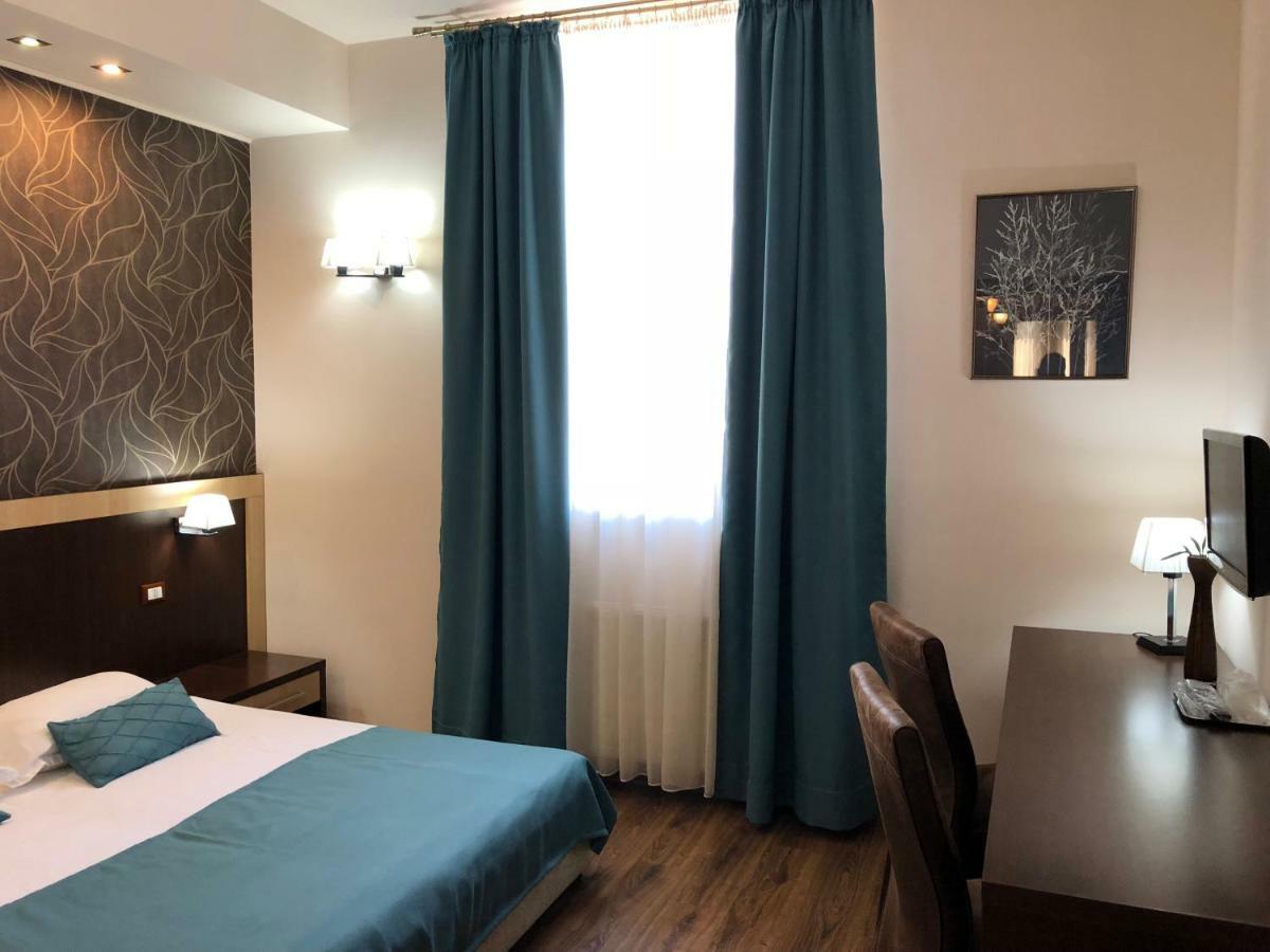Pensiunea Lido Piatra Neamţ Buitenkant foto